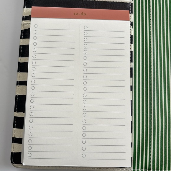 Kate Spade LIMITED EDITION x Target Undated Polka Dot Party Planner - Picture 5 of 15